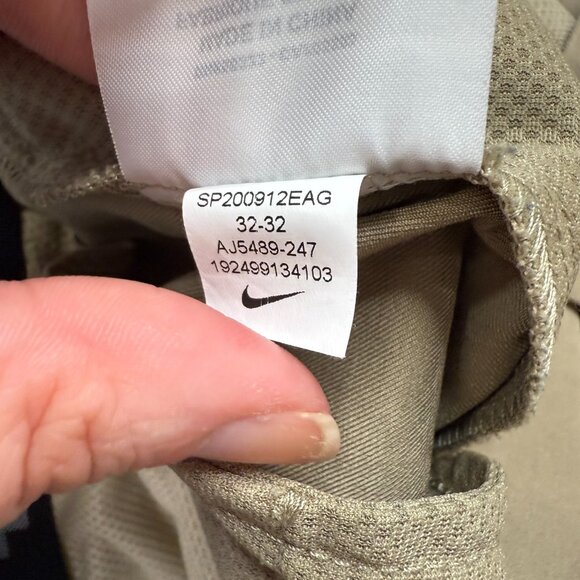 Nike Golf Pants Men 32 x 32 Beige Flat Front Stretch Flex Core Standard AJ5489 - Picture 7 of 16